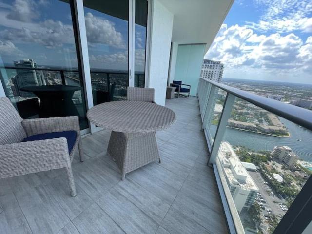 הוליווד Stay At The Top With Amazing Views By Rent4Us מראה חיצוני תמונה