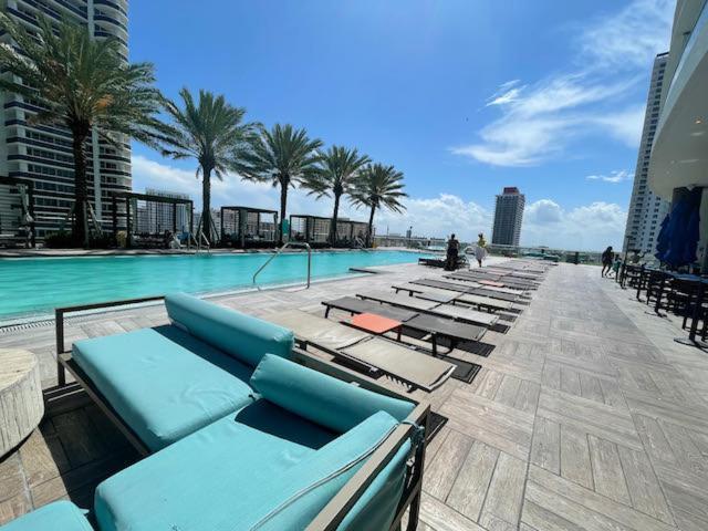 הוליווד Stay At The Top With Amazing Views By Rent4Us מראה חיצוני תמונה