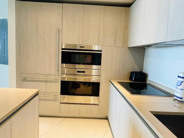 הוליווד Stay At The Top With Amazing Views By Rent4Us מראה חיצוני תמונה