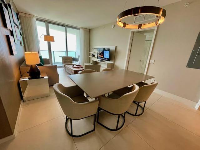 הוליווד Stay At The Top With Amazing Views By Rent4Us מראה חיצוני תמונה